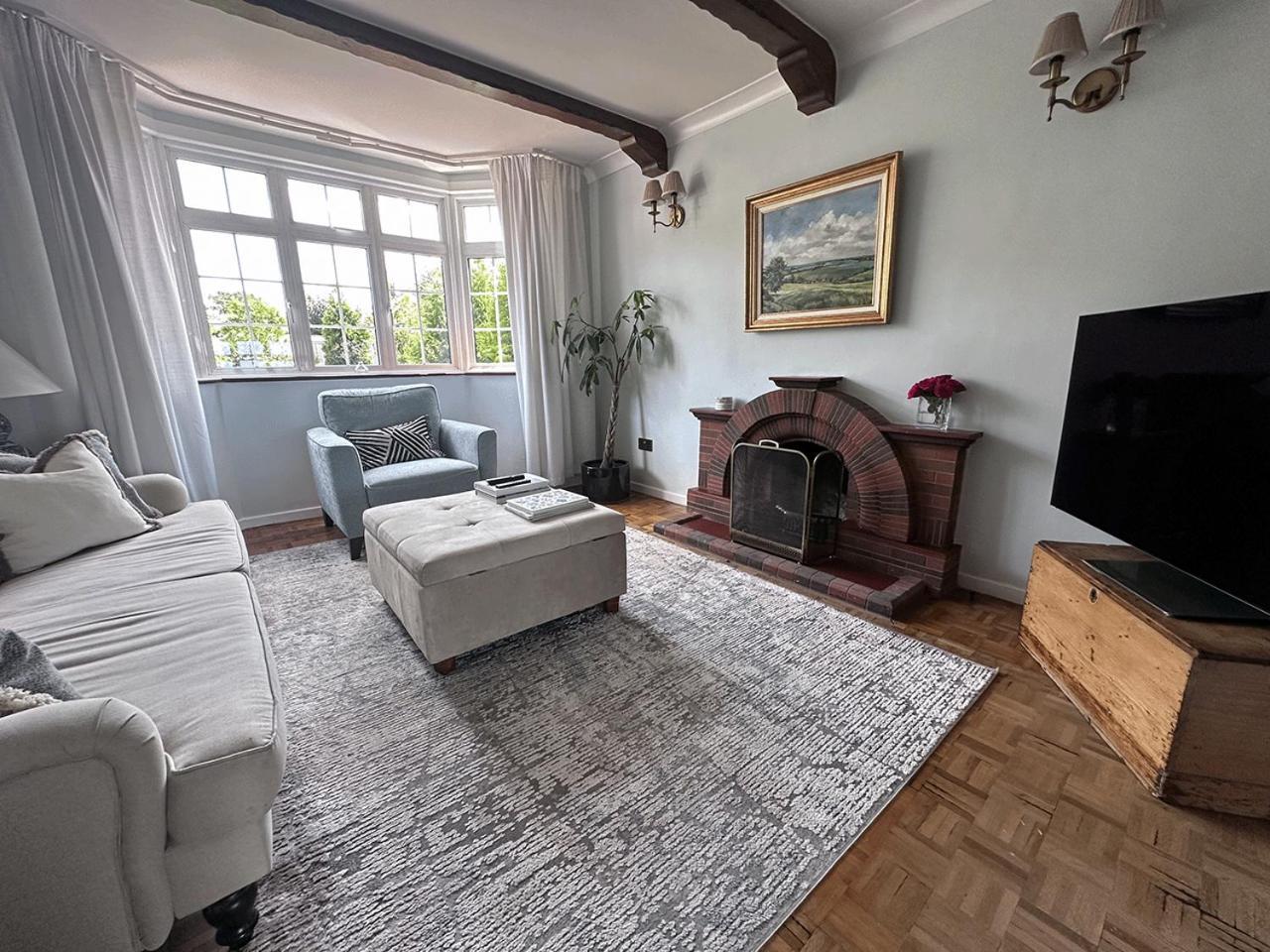 Light, Airy And Spacious 3 Bed Home Dorney Esterno foto